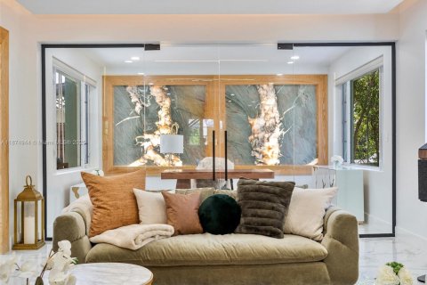 Casa en alquiler en Miami Beach, Florida, 5 dormitorios, 566.05 m2 № 1926241 - foto 5