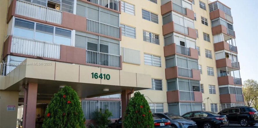 Condo in North Miami Beach, Florida, 1 bedroom № 1821977