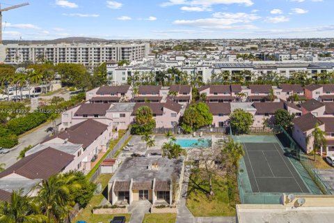 Condominio en alquiler en Doral, Florida, 1 dormitorio, 71.53 m2 № 2076421 - foto 4