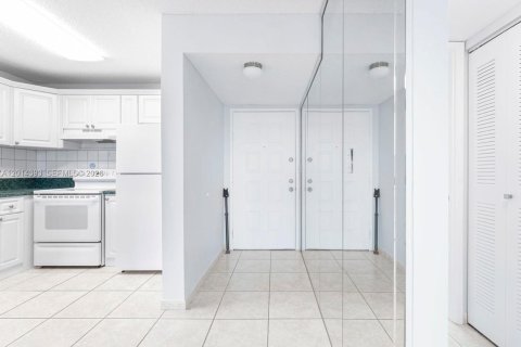 Condominio en alquiler en Doral, Florida, 1 dormitorio, 71.53 m2 № 2076421 - foto 14