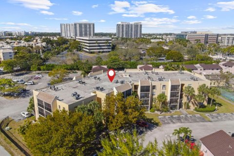 Condominio en alquiler en Doral, Florida, 1 dormitorio, 71.53 m2 № 2076421 - foto 3
