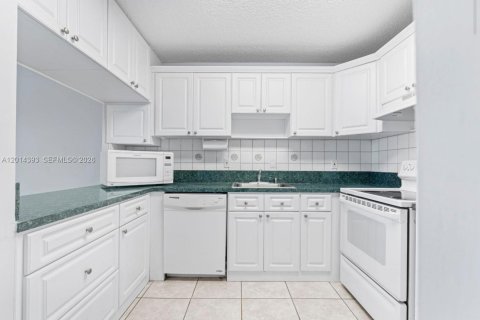 Condominio en alquiler en Doral, Florida, 1 dormitorio, 71.53 m2 № 2076421 - foto 16