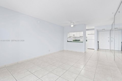 Condominio en alquiler en Doral, Florida, 1 dormitorio, 71.53 m2 № 2076421 - foto 13