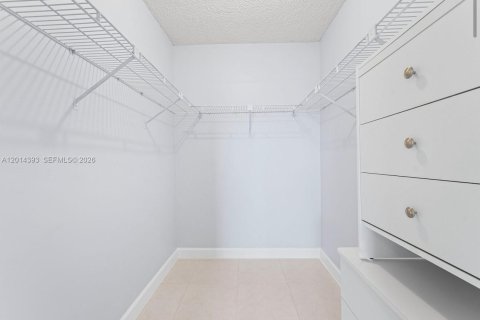 Condominio en alquiler en Doral, Florida, 1 dormitorio, 71.53 m2 № 2076421 - foto 7