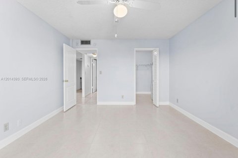 Condominio en alquiler en Doral, Florida, 1 dormitorio, 71.53 m2 № 2076421 - foto 6