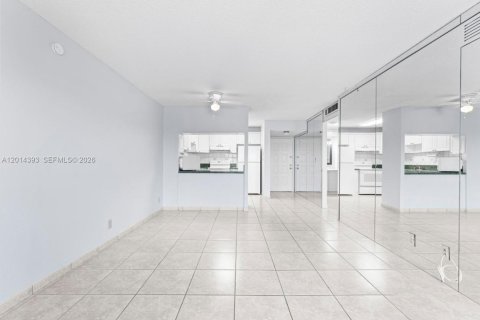 Condominio en alquiler en Doral, Florida, 1 dormitorio, 71.53 m2 № 2076421 - foto 17