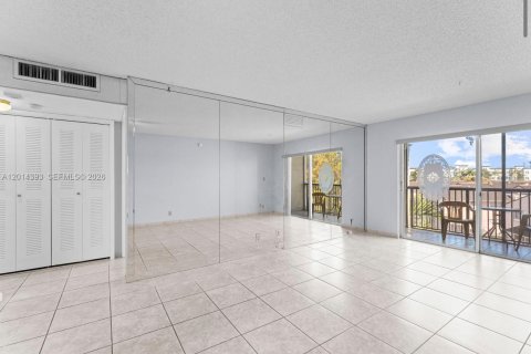 Condominio en alquiler en Doral, Florida, 1 dormitorio, 71.53 m2 № 2076421 - foto 12