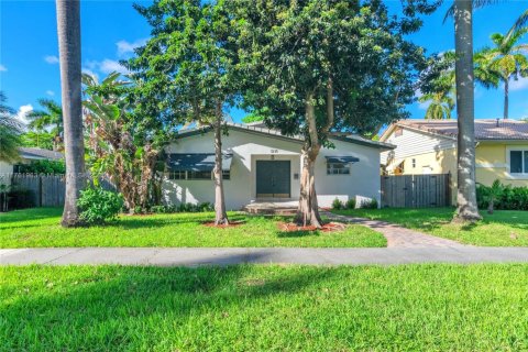 Villa ou maison à vendre à Hollywood, Floride: 3 chambres, 203.36 m2 № 1956731 - photo 1