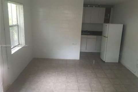 Снять в аренду виллу или дом в Дания-Бич, Флорида 2 спальни, 126.16м2, № 2073178 - фото 12