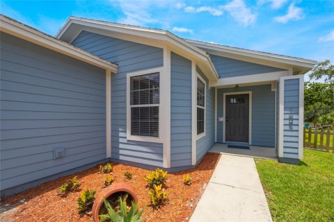 House in Sanford, Florida 3 bedrooms, 119.01 sq.m. № 1777415 - photo 4