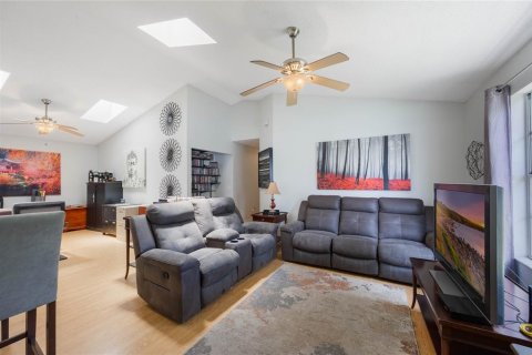 House in Sanford, Florida 3 bedrooms, 119.01 sq.m. № 1777415 - photo 15