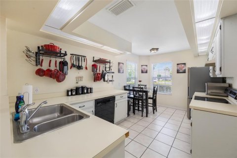 House in Sanford, Florida 3 bedrooms, 119.01 sq.m. № 1777415 - photo 22