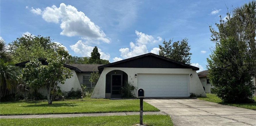 Casa en Brandon, Florida 4 dormitorios, 131.18 m2 № 1906623