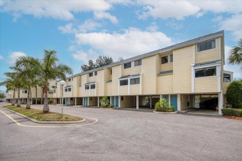 Adosado en alquiler en Tarpon Springs, Florida, 2 dormitorios, 113.34 m2 № 1869421 - foto 2
