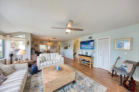 Adosado en alquiler en Tarpon Springs, Florida, 2 dormitorios, 113.34 m2 № 1869421 - foto 9