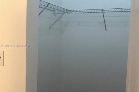 Condominio en alquiler en Coral Gables, Florida, 1 dormitorio, 66.89 m2 № 2030915 - foto 7