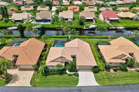 House in Nokomis, Florida 3 bedrooms, 185.9 sq.m. № 2203321