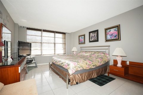 Condominio en venta en Hollywood, Florida, 2 dormitorios, 117.99 m2 № 2154939 - foto 18