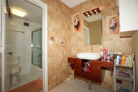 Condominio en venta en Hollywood, Florida, 2 dormitorios, 117.99 m2 № 2154939 - foto 27