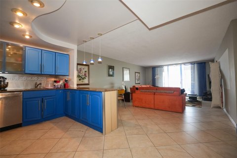 Condominio en venta en Hollywood, Florida, 2 dormitorios, 117.99 m2 № 2154939 - foto 10