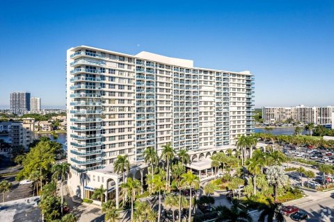 Condominio en Hollywood, Florida, 2 dormitorios  № 2154939