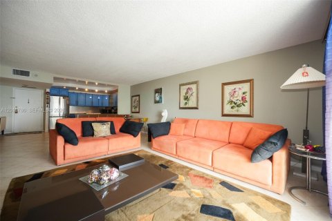 Condominio en venta en Hollywood, Florida, 2 dormitorios, 117.99 m2 № 2154939 - foto 16
