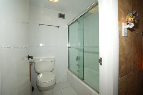 Condominio en venta en Hollywood, Florida, 2 dormitorios, 117.99 m2 № 2154939 - foto 25