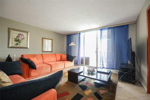 Condominio en venta en Hollywood, Florida, 2 dormitorios, 117.99 m2 № 2154939 - foto 12