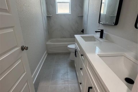 Touwnhouse à louer à Tampa, Floride: 3 chambres, 390.38 m2 № 1825194 - photo 9