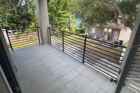 Adosado en alquiler en Tampa, Florida, 3 dormitorios, 390.38 m2 № 1825194 - foto 2