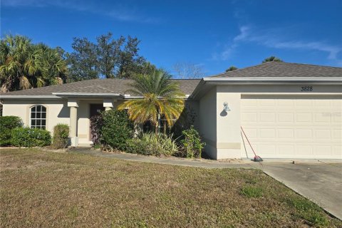 Casa en North Port, Florida 3 dormitorios, 127.46 m2 № 2214563