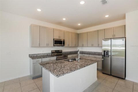 House in Haines City, Florida 4 bedrooms, 170.01 sq.m. № 1750575 - photo 6