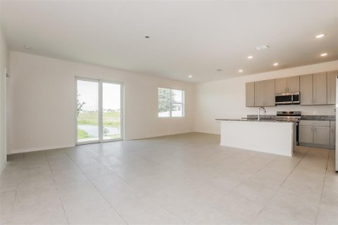 House in Haines City, Florida 4 bedrooms, 170.01 sq.m. № 1750575 - photo 3
