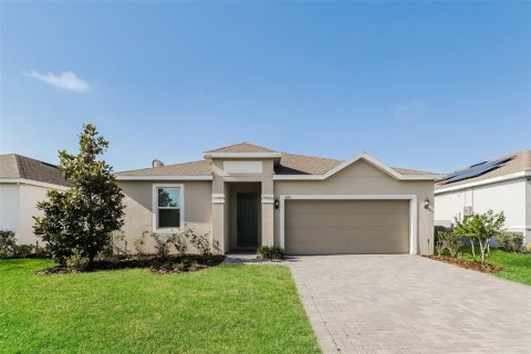 House in Haines City, Florida 4 bedrooms, 170.01 sq.m. № 1750575 - photo 1
