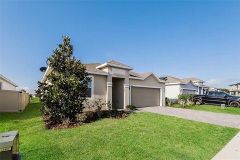 House in Haines City, Florida 4 bedrooms, 170.01 sq.m. № 1750575 - photo 2