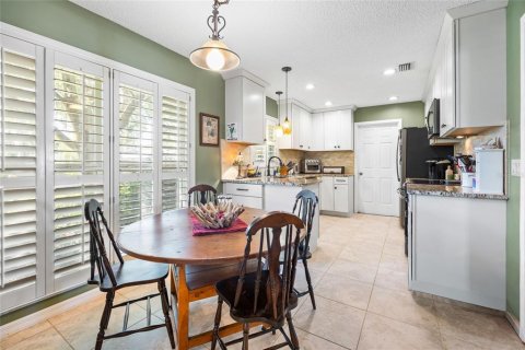 House in Ocala, Florida 4 bedrooms, 213.77 sq.m. № 2122027 - photo 9