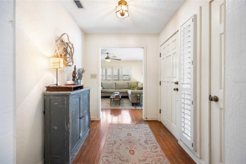 House in Ocala, Florida 4 bedrooms, 213.77 sq.m. № 2122027 - photo 8