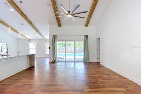 Villa ou maison à vendre à Weeki Wachee, Floride: 4 chambres, 211.54 m2 № 2310582 - photo 5