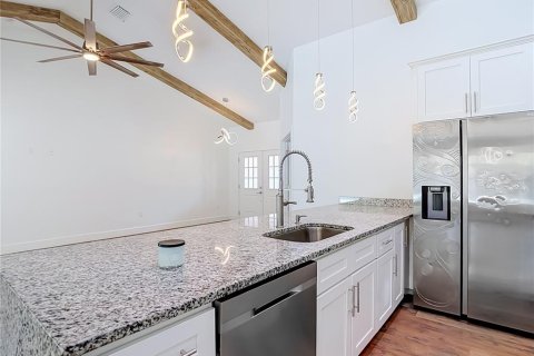 Villa ou maison à vendre à Weeki Wachee, Floride: 4 chambres, 211.54 m2 № 2310582 - photo 19