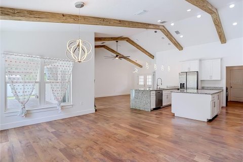 Villa ou maison à vendre à Weeki Wachee, Floride: 4 chambres, 211.54 m2 № 2310582 - photo 16