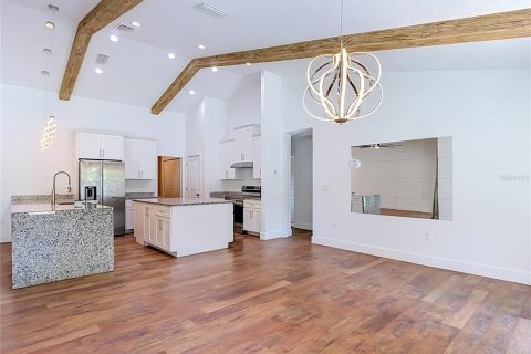 Villa ou maison à vendre à Weeki Wachee, Floride: 4 chambres, 211.54 m2 № 2310582 - photo 15