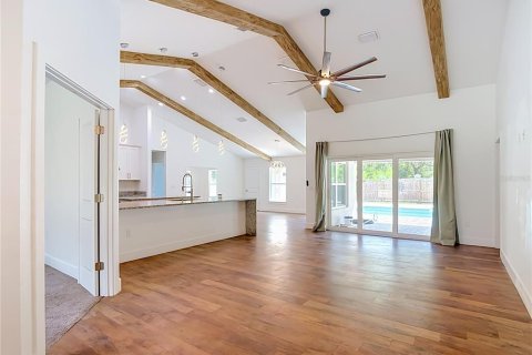 Villa ou maison à vendre à Weeki Wachee, Floride: 4 chambres, 211.54 m2 № 2310582 - photo 6