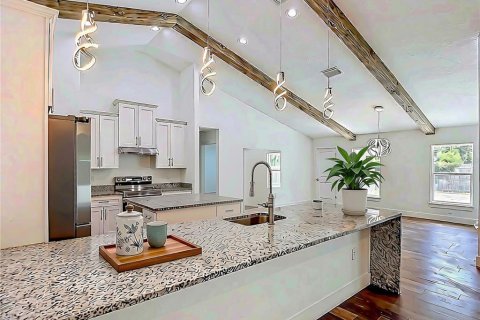 Villa ou maison à vendre à Weeki Wachee, Floride: 4 chambres, 211.54 m2 № 2310582 - photo 11