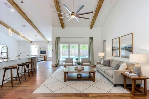 Villa ou maison à vendre à Weeki Wachee, Floride: 4 chambres, 211.54 m2 № 2310582 - photo 4