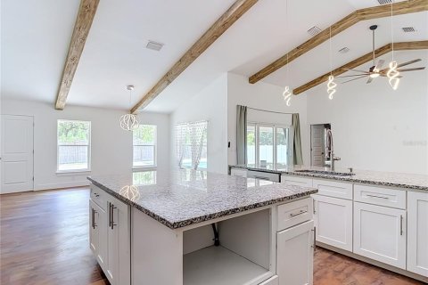 Villa ou maison à vendre à Weeki Wachee, Floride: 4 chambres, 211.54 m2 № 2310582 - photo 23