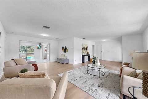 Casa en venta en Clearwater, Florida, 4 dormitorios, 235.41 m2 № 1788237 - foto 8