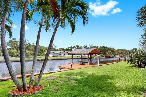 Casa en venta en Clearwater, Florida, 4 dormitorios, 235.41 m2 № 1788237 - foto 5