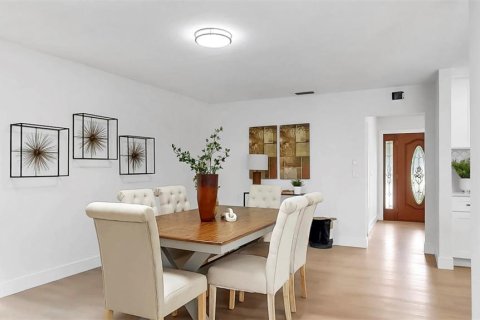 Casa en venta en Clearwater, Florida, 4 dormitorios, 235.41 m2 № 1788237 - foto 20