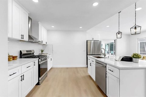 Casa en venta en Clearwater, Florida, 4 dormitorios, 235.41 m2 № 1788237 - foto 25