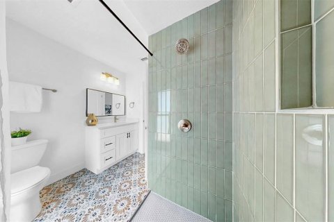 Casa en venta en Clearwater, Florida, 4 dormitorios, 235.41 m2 № 1788237 - foto 12